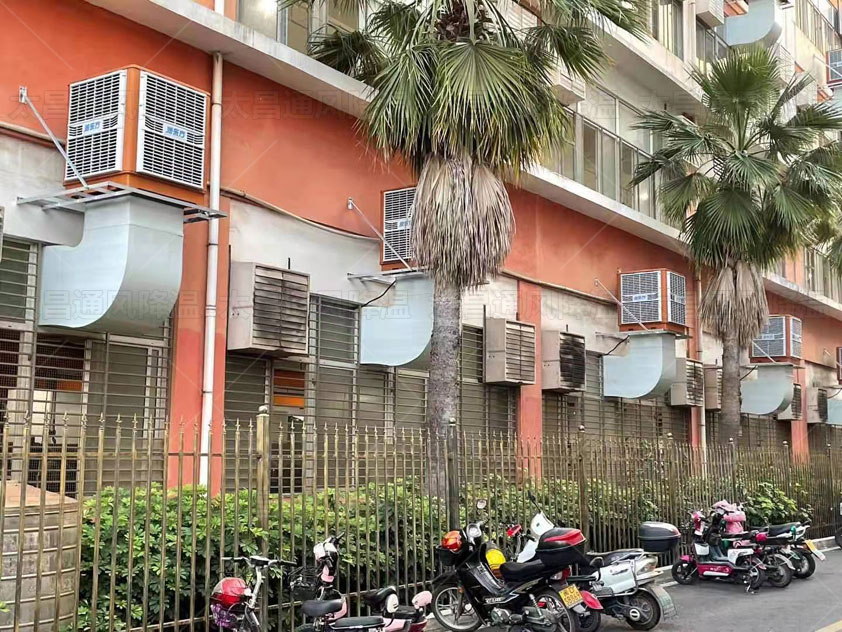 鐵皮房環(huán)?？照{(diào)