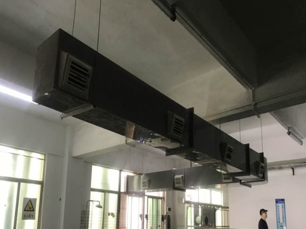 注塑車間安裝環(huán)?？照{的效果